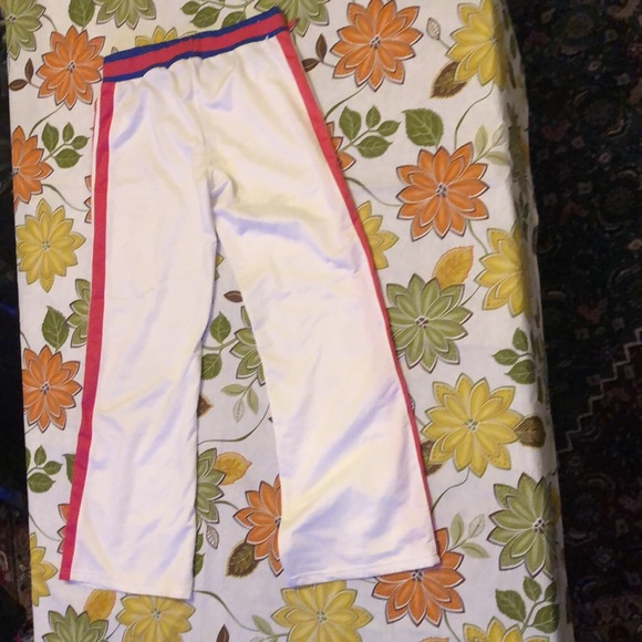 “No problem” white and pink pants in good condition. - Picture 2 of 3
